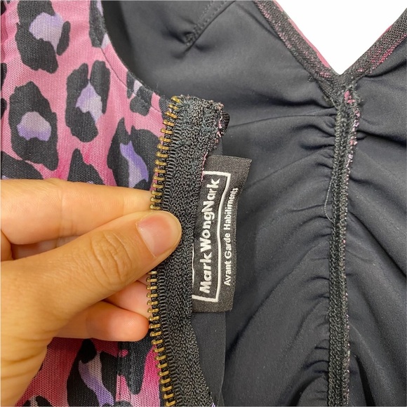 MARK WONG Nark Pink Animal Print Cold Shoulder Stretchy Top size Small - Picture 6 of 6